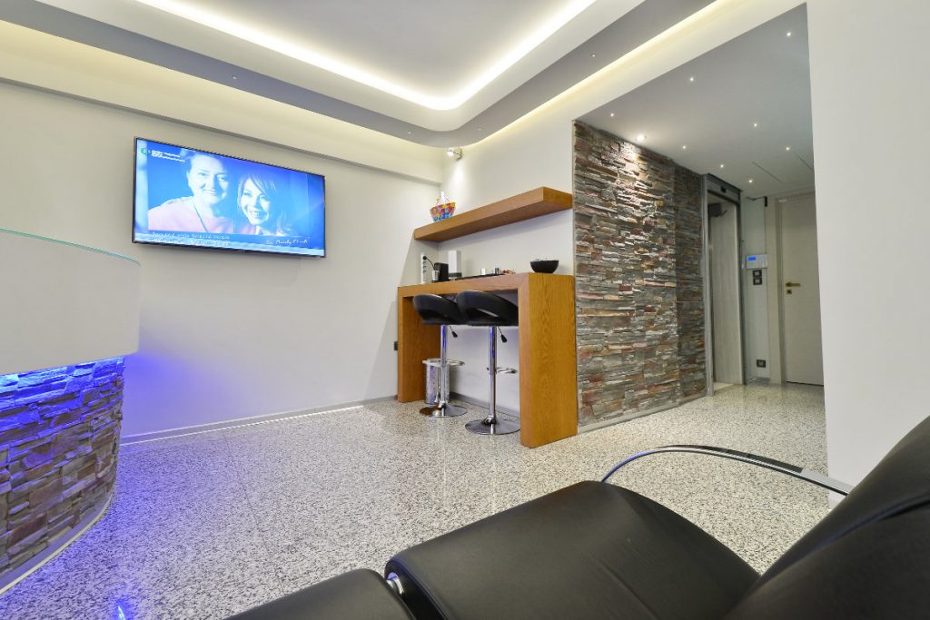 011_11 Oralis Dental Center